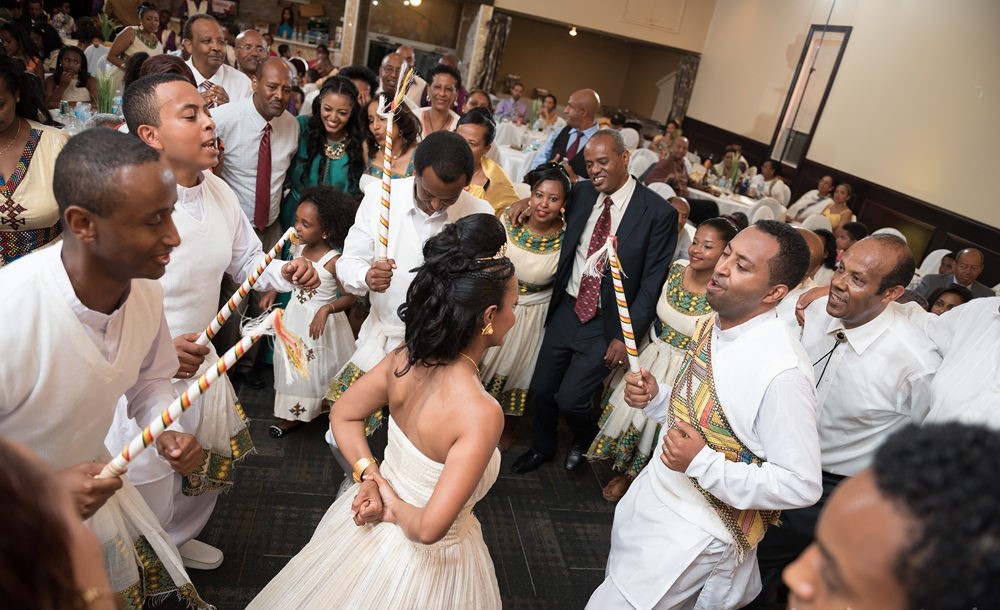 Dare to have fun: 9 activities to cheer up your wedding day